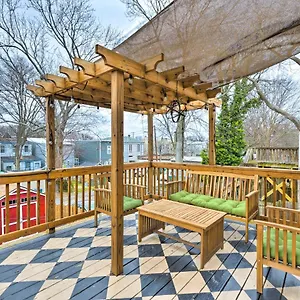 Chic With Private Deck And Patio! Richmond